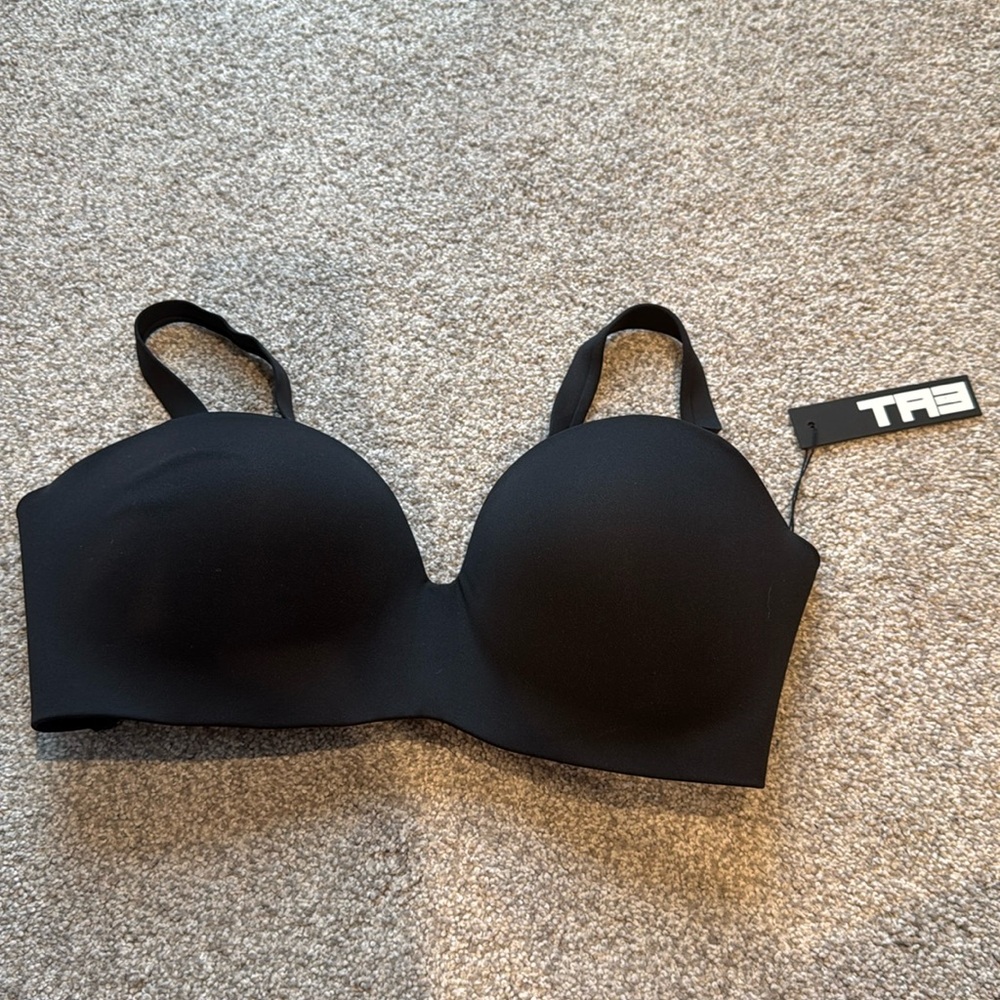 NWT TA3 bikini top size M w/Lg cups